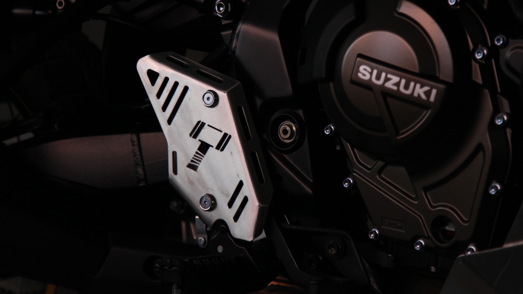 Paratacchi - Suzuki V-Strom 800DE - immagine 3