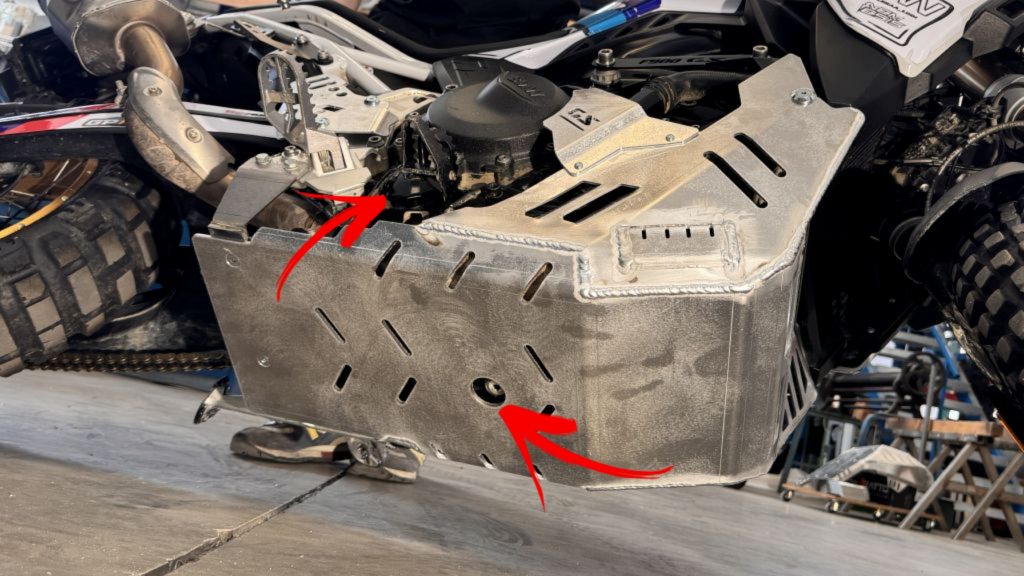 Thor skid plate BMW F 900 GS – oil change